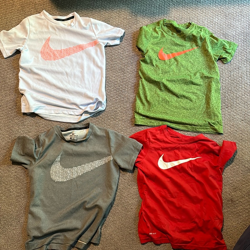 Nike size boys sm - 5 shirts